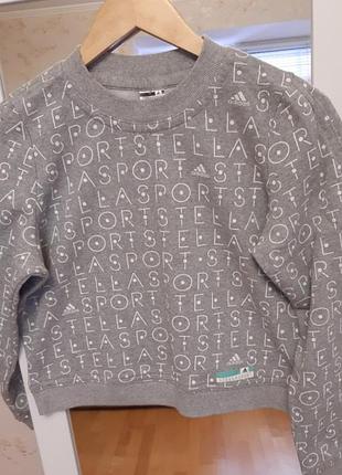 Стильный женский укороченный свитшот серого цвета. adidas