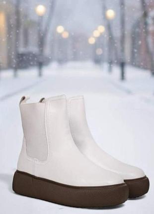 Белые зимние череды с мехом на платформе 36-41
