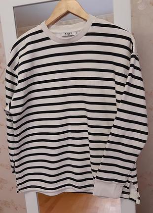 Женский свитшот в классическую черно-белую полоску.na-кd