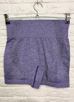 Спортивные шорты