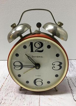Часы будильник янтарь ссср