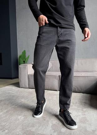 Мужские джинсы плотный премиальный качественный материал красиво сидят на теле очень удобны в носке