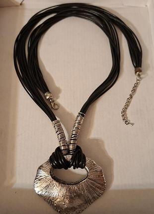 Вінтажна масивна прикраса в стилі бохо-шик! німеччина!