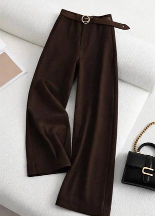 Штани, що візуально подовжують ноги