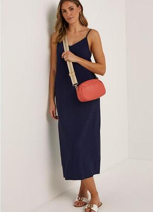Женское эластичное платье мидакси жатка на брителях темно-синяя
