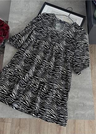 Жіноча сукня вільного крою