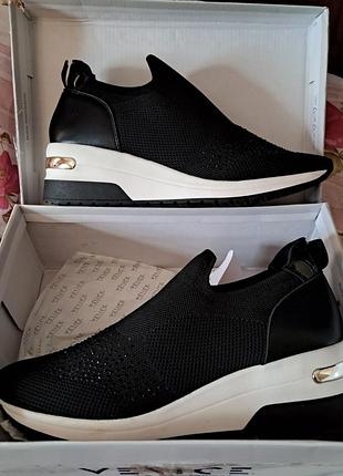 Кросівкі легкі,якісні,сітка,камінці ,на устілку 27-27,5