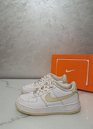 Кросівки жіночі nike air force 1 ’07 shoes beige оригінал 38 39 розмір