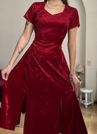 Вінтажна оксамитова сукня від q&a у червоному кольорі