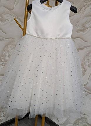 Сукня для дівчинки на свято