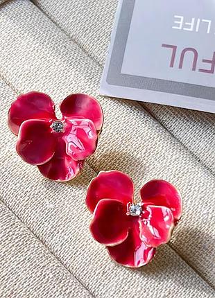 Ніжні квіткові сережки