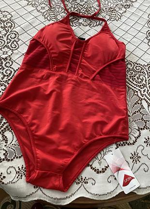 Актуальний суцільний купальник