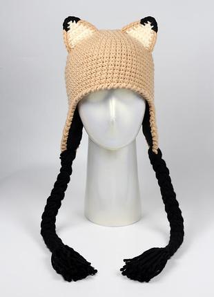 Шапка лиса бежевая с ушками и косами.