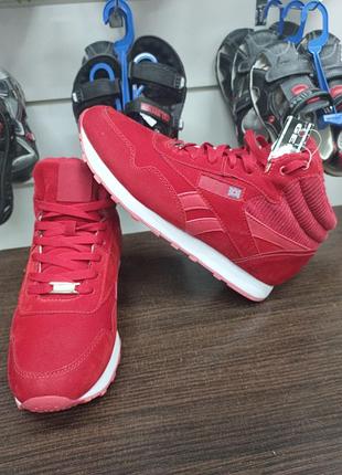 Кросівки зимові жіночі 40-41 розмір