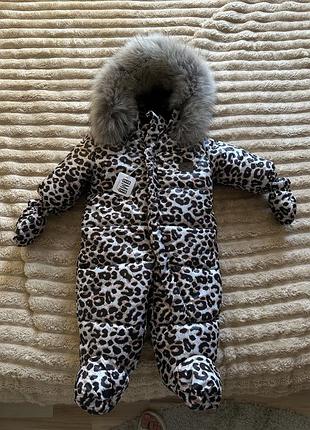 Дитячий комбінезон для дівчинки.