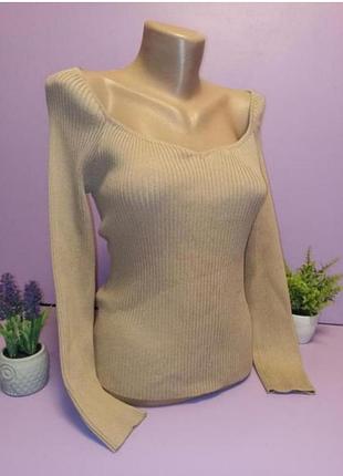 Фирменный, свитерик в идеале!!