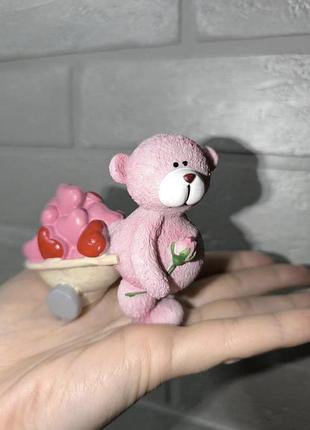 Невероятно красивая статуэтка медведь сердце