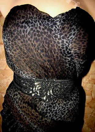 Нарядное мини-платье-бюстье с хищным принтом lipsy( р.12)