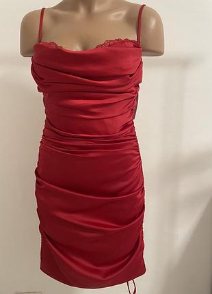 Плаття червоне нарядне