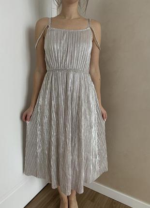 Вечірня срібна сукня