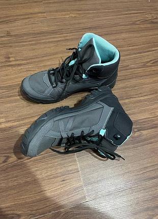 Жіноче взуття