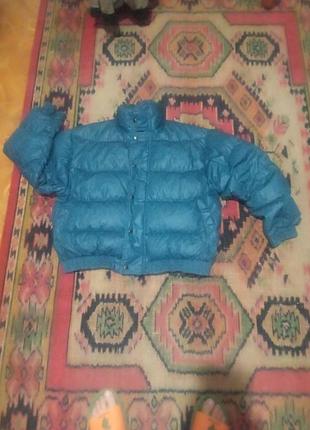Пуховик женский очень легкий и теплый,в красивом состоянии 10 из 10