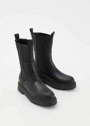 Шкіряні чоботи фірми reserved