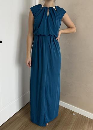 Довга синя вечірня сукня