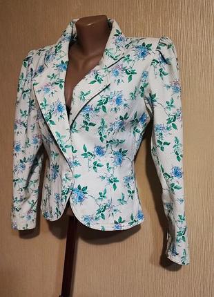 Неподражаемый дизайнерский блейзер от emanuel ungaro