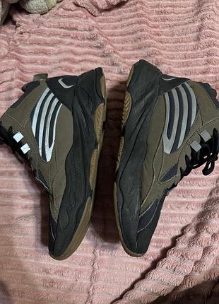 Кросівки зимові