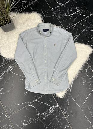 Світло-блакитна сорочка-оксфорд polo ralph lauren з довгими рукавами та коміром на ґудзиках.