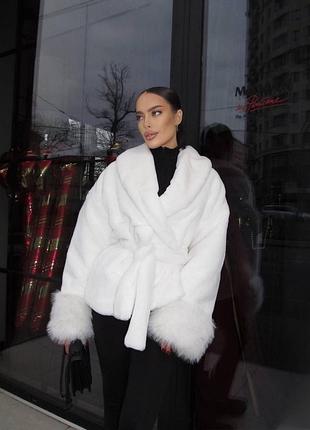 Гарна утепленна шуба!