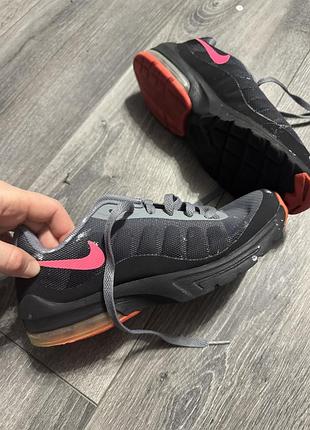 Оригінальні nike кросівки 23.5 см сіро-чорні з рожевим