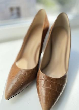 Туфлі marsala