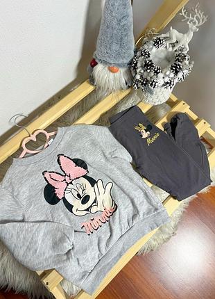 Комплект лосіни с&а та світшот н&м з мінні  розмір - 4-6 років (110-116) стан - ідеальний, на принті кофти є нюанс (думаю що заводський брак)