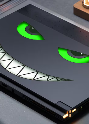 👁️ светящаяся в темноте наклейка фэнтези — зелёные глаза | 20×10 см