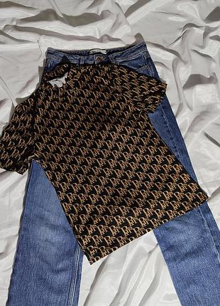 Чорна футболка з коміром