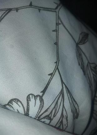 Платье с чашками