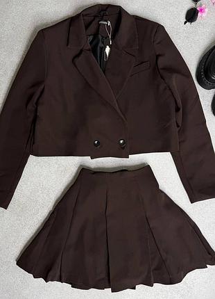 Костюм с юбкой шортами