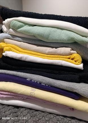 Набір одягу
футбоки, майки, велосипедки та спідниця