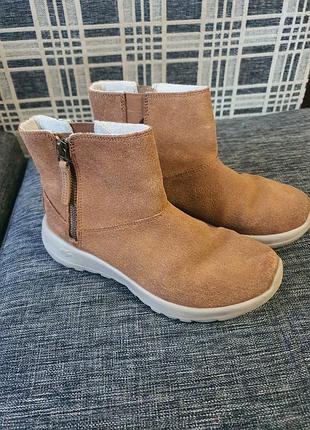 Женские ботинки skechers из натуральной замши коричневого цвета