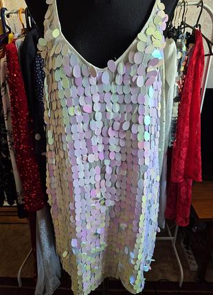 Платье в велтенсьмипайетк, есть дефект.