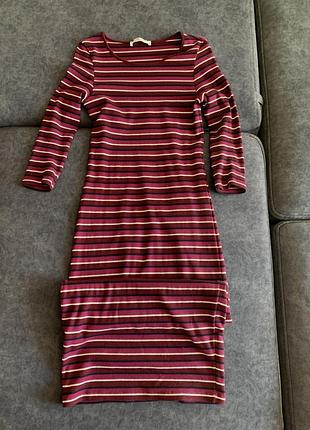 Святкова сукня в рубчик