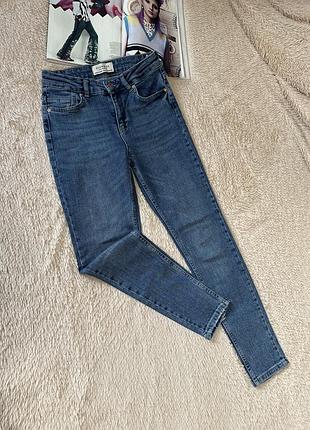 Скіні-джинси