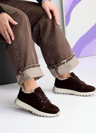 Універсальні замшеві шоколадні утеплені кросівки на кожен день