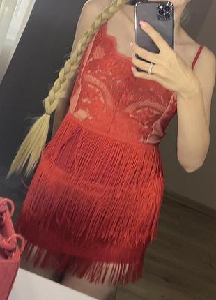 Сукня червона