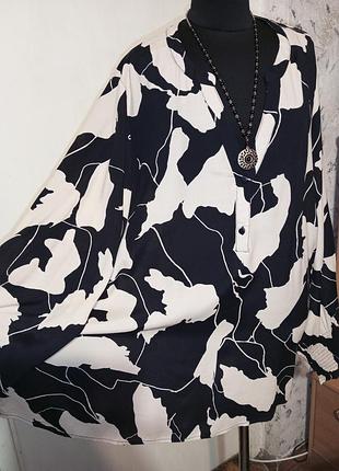 Натуральна елегантна жіночна блузка-трапеція з високим манжетом батал  zizzi