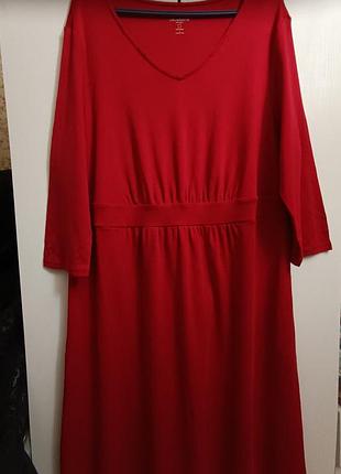 Красивое красное платье