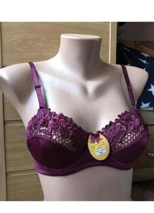 Гарний бюстгальтер