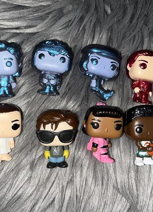 Фігурки kinder joy stranger things дивні дива